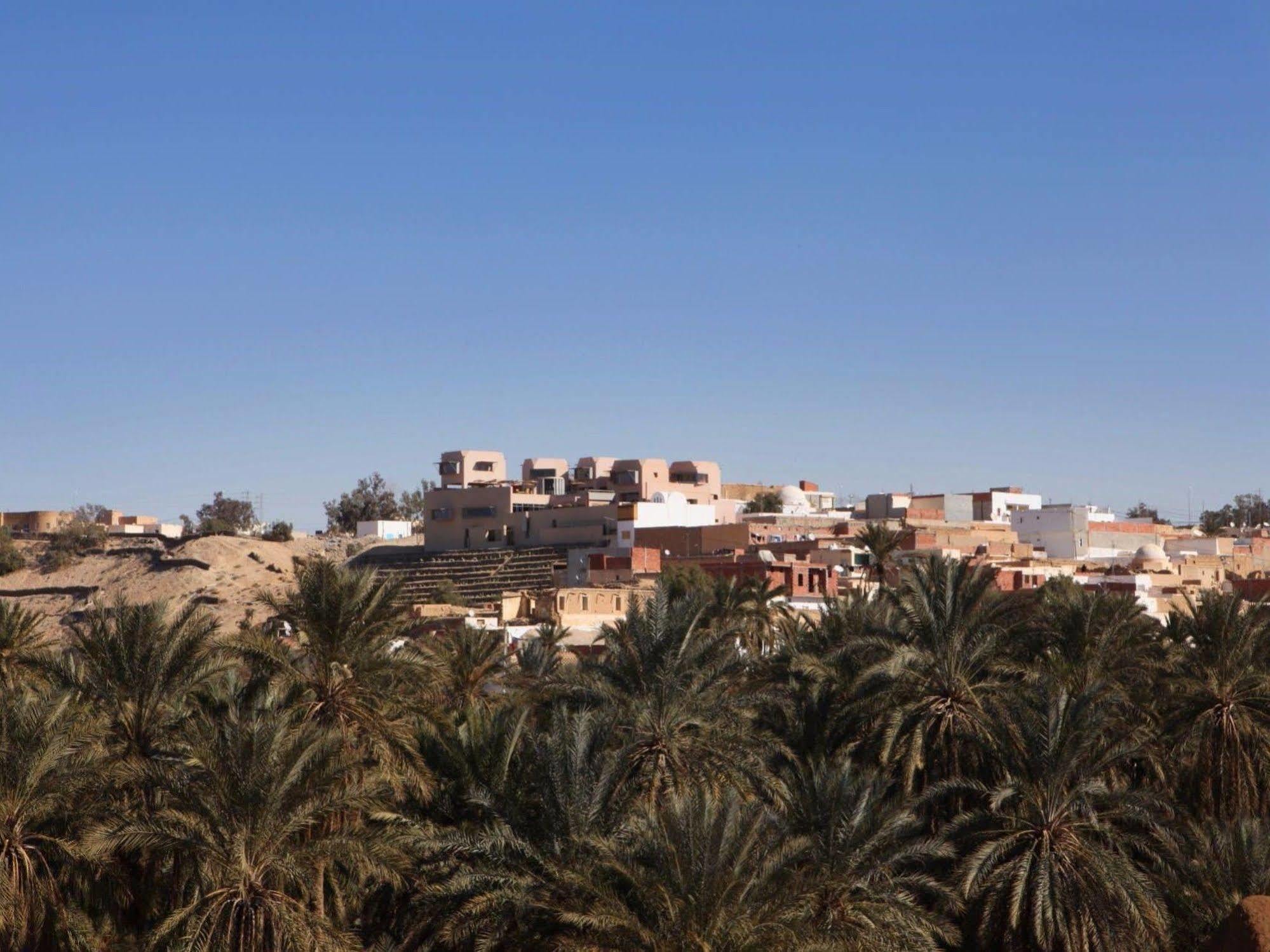 Dar Hi Nefta